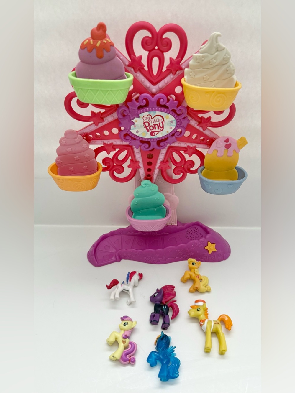 My Little Pony Ferris Wheel - 5 My Little Pony Figures - BATTERIES NOT INCLUDED